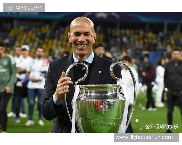 皇马官宣主帅变动！齐达内正式回归，重返伯纳乌执教！